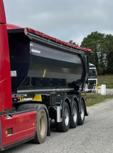 benne-camion-rouge-ltjtp-accueil
